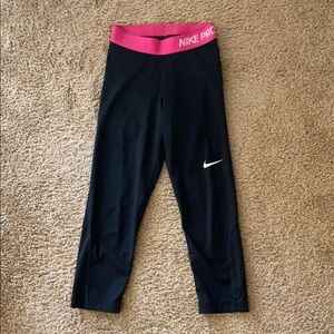 Nike Highwaisted Capri Workout Pants